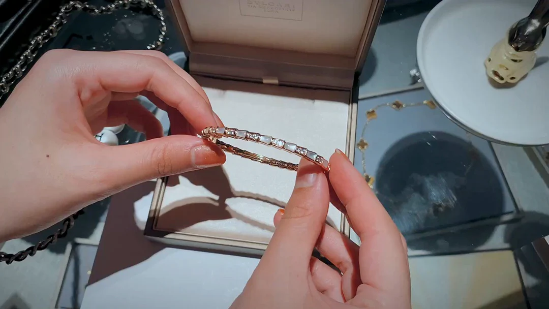 Браслет/наручный ремень Bvlgari - изображение из коллекции