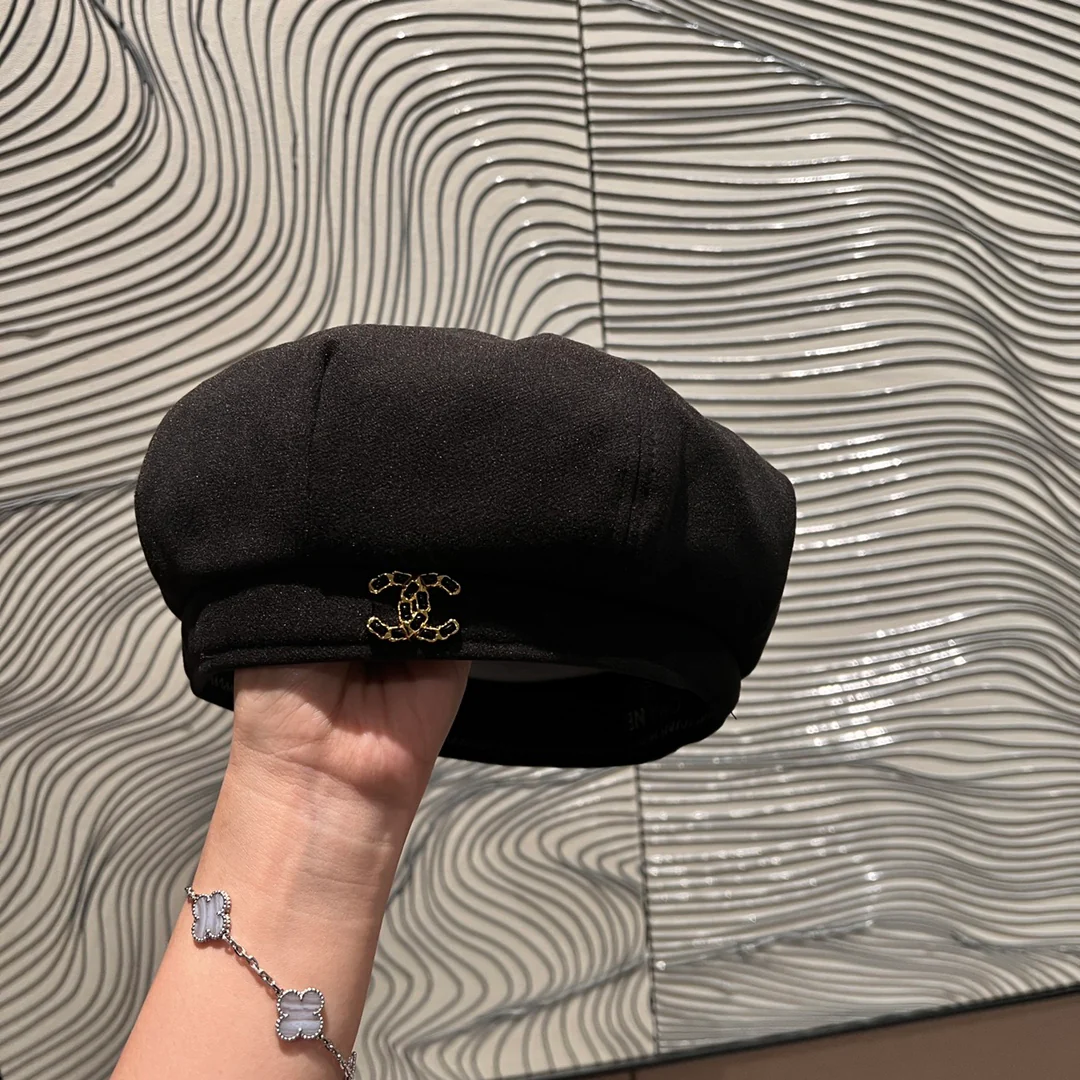 Новейший берет Chanel 2022 года