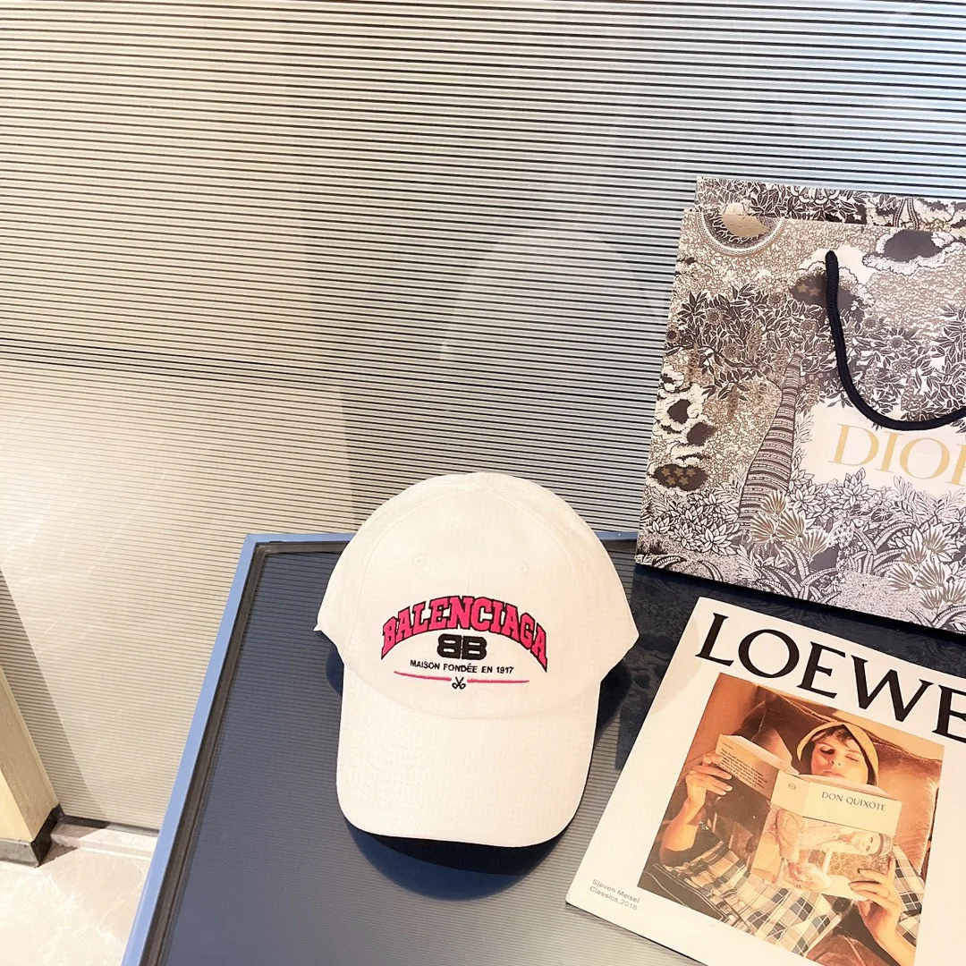 Новинка Balenciaga 2022 года - бейсболка (такая же, как в бутиках)