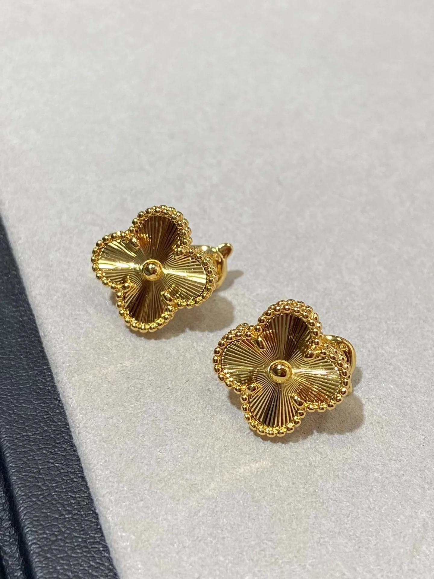 Серьги VCA 011