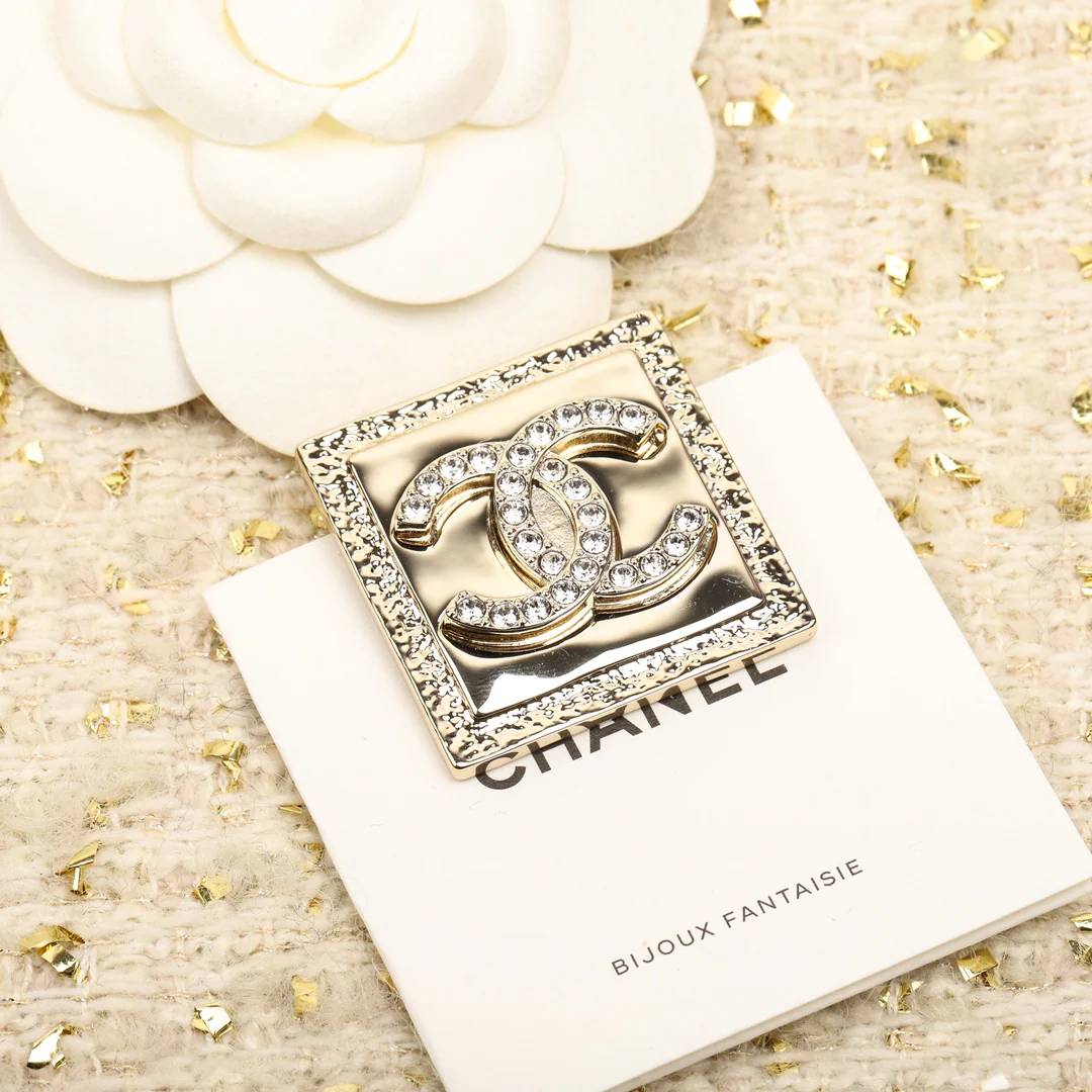 Брошь Chanel 164