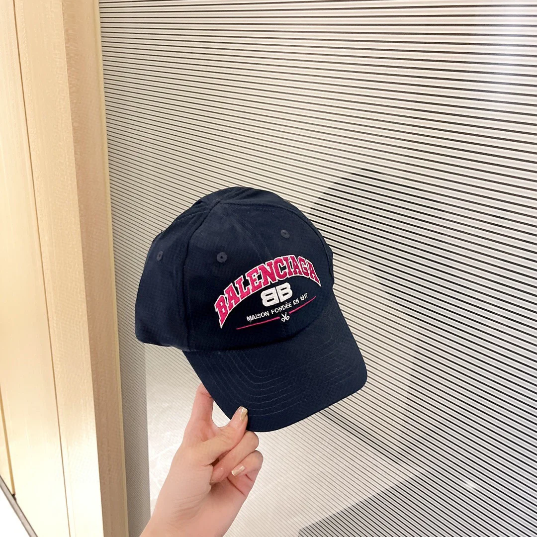 Новинка Balenciaga 2022 года - Бейсболка (такая же, как в бутике) - 1 шт.