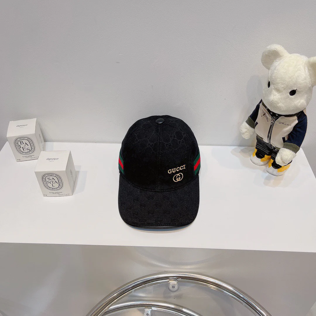 Классическая холщовая бейсболка Gucci с небольшой вышивкой - черная