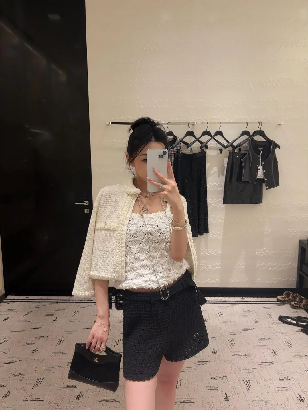 Колье Chanel 25p с ажурным круглым узором и двойной буквой С - Золото - Серебро