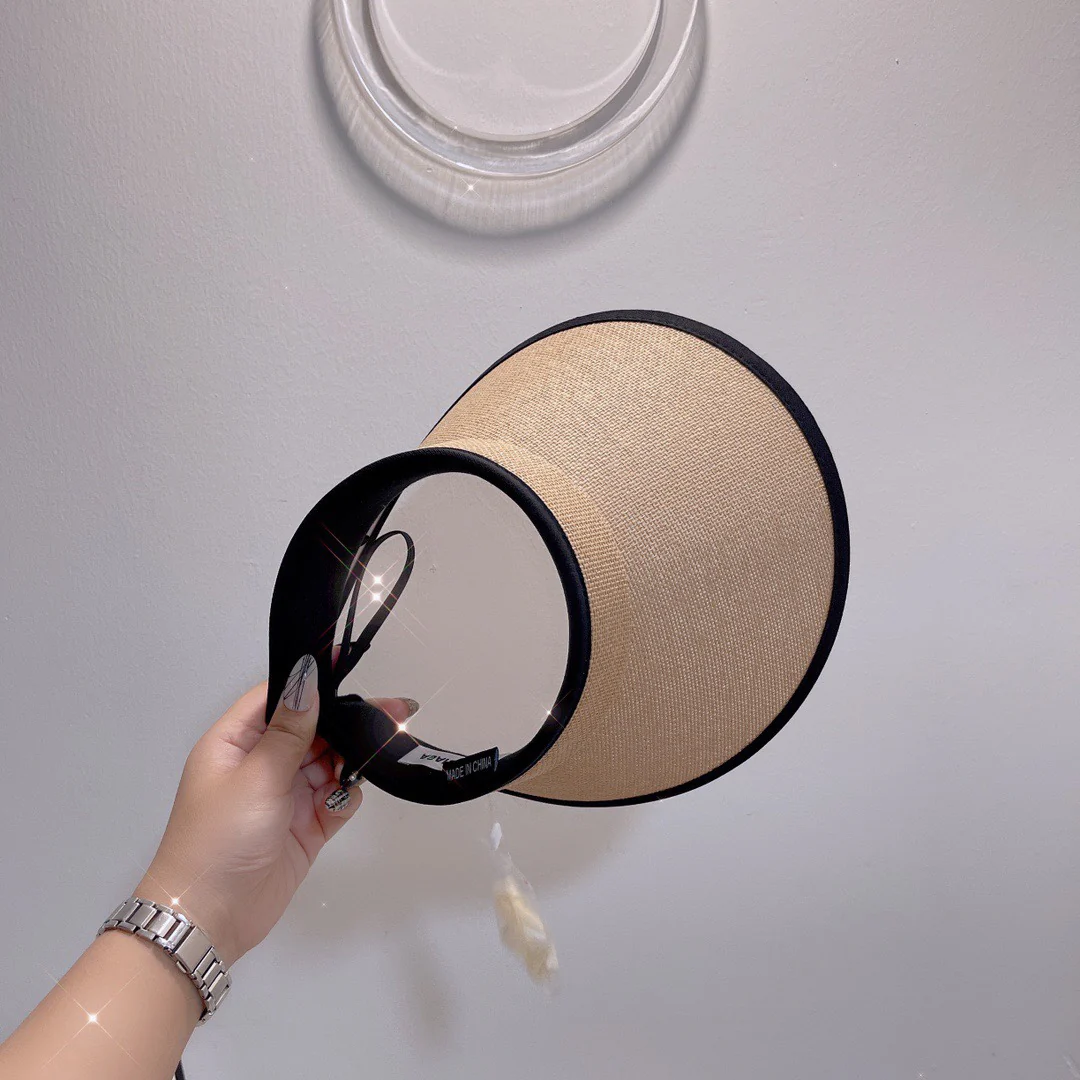 Balenciaga - Солнцезащитная шляпа из натуральной соломы с лоскутным дизайном и открытым верхом