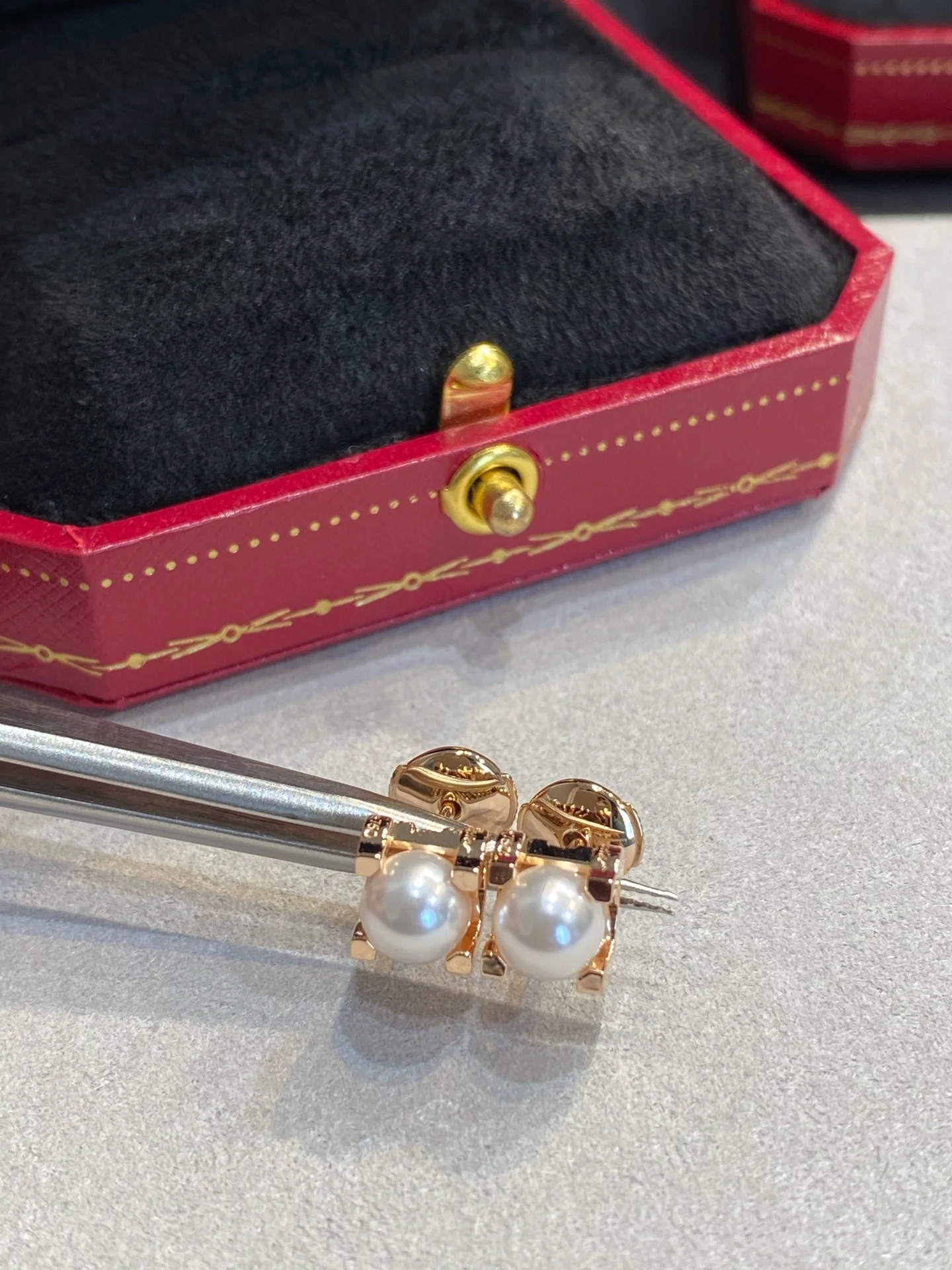 Серьги Cartier 018