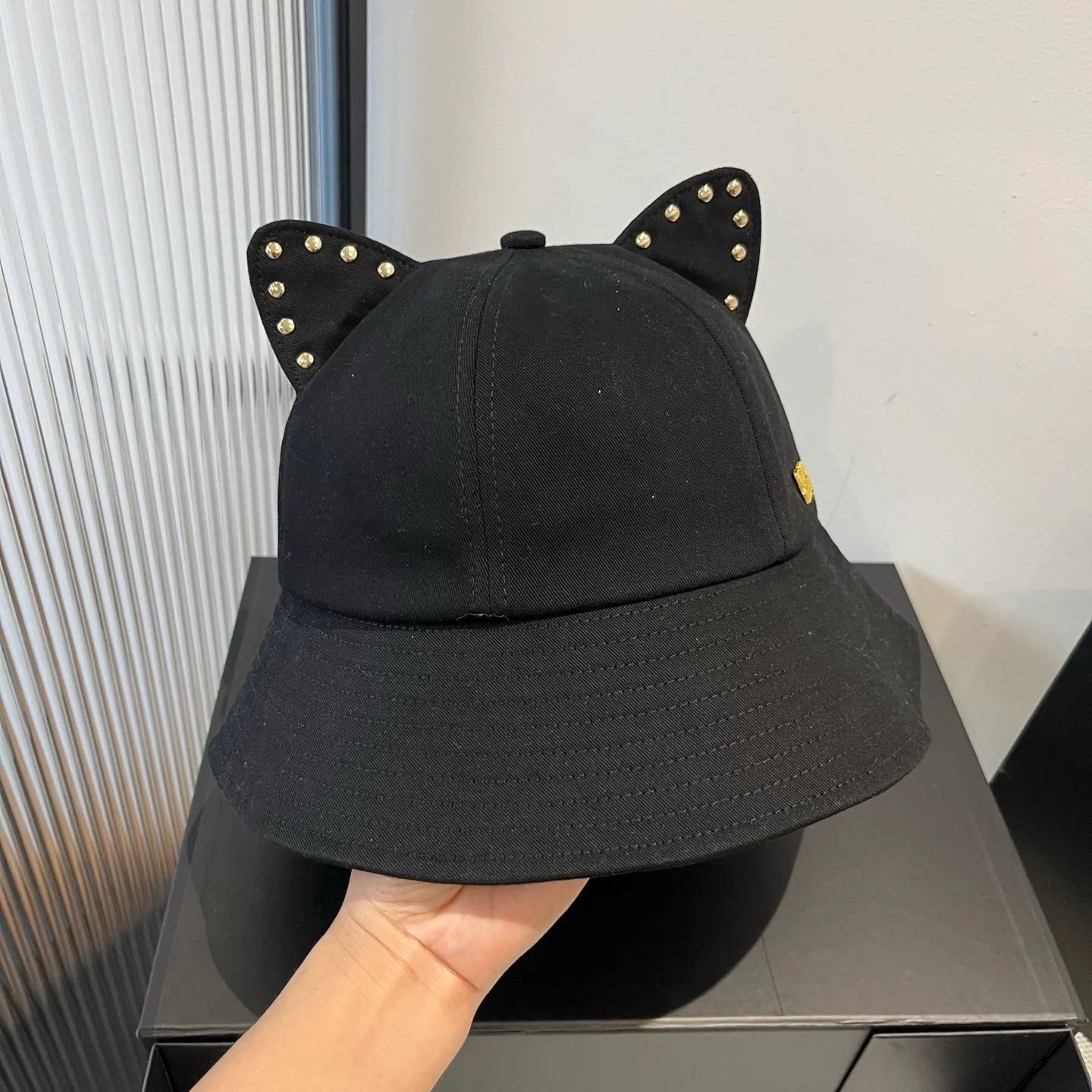 Рыбацкая шляпа Miu Miu с кошачьими ушками - черная