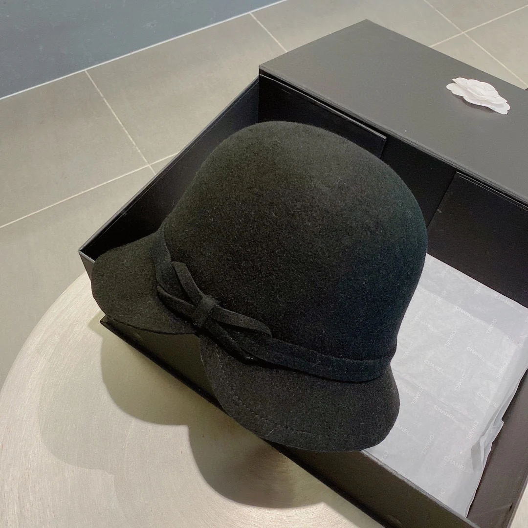 Chanel - Шерстяная шляпа - Черная