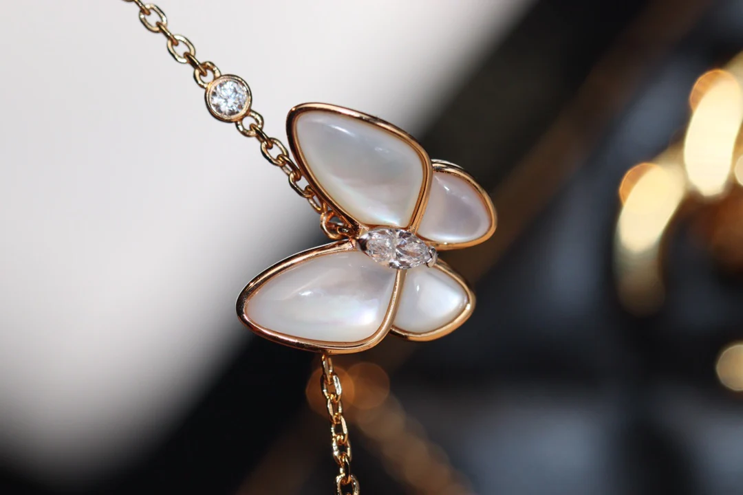 Van Vuitton - Колье 024