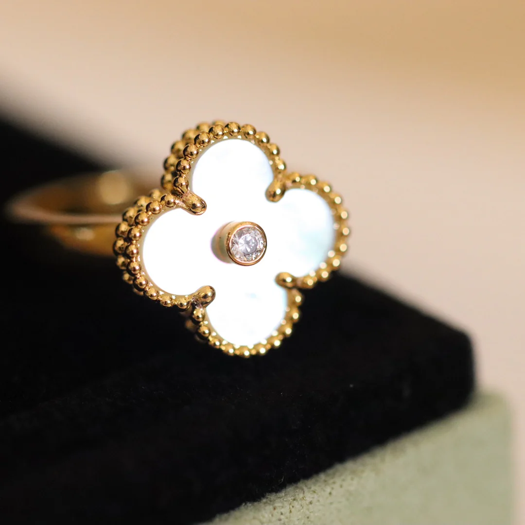 Ван Век - Кольцо 068