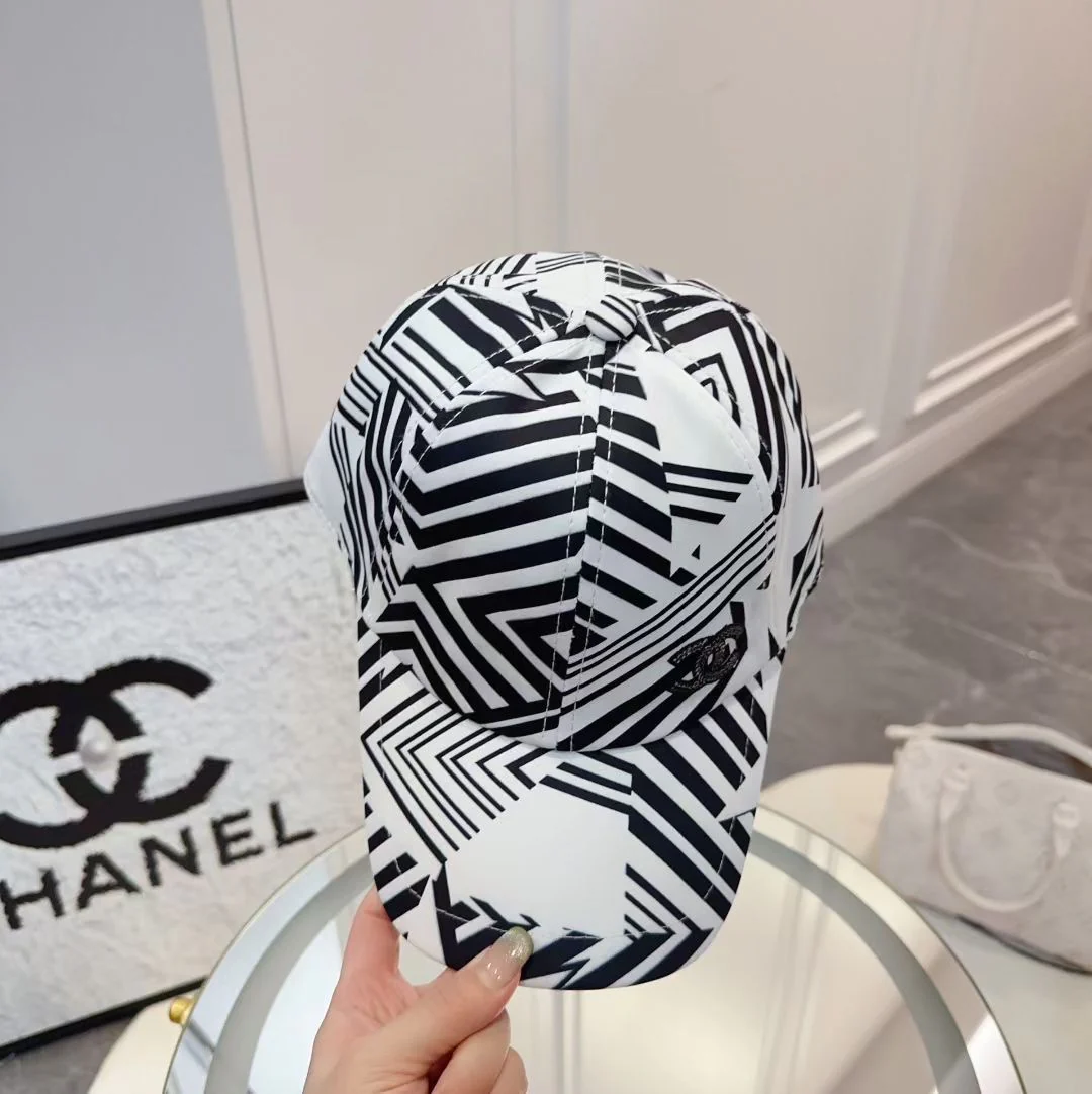 Бейсболка Chanel — Новейшая коллекция, пользующаяся огромным спросом — Белая