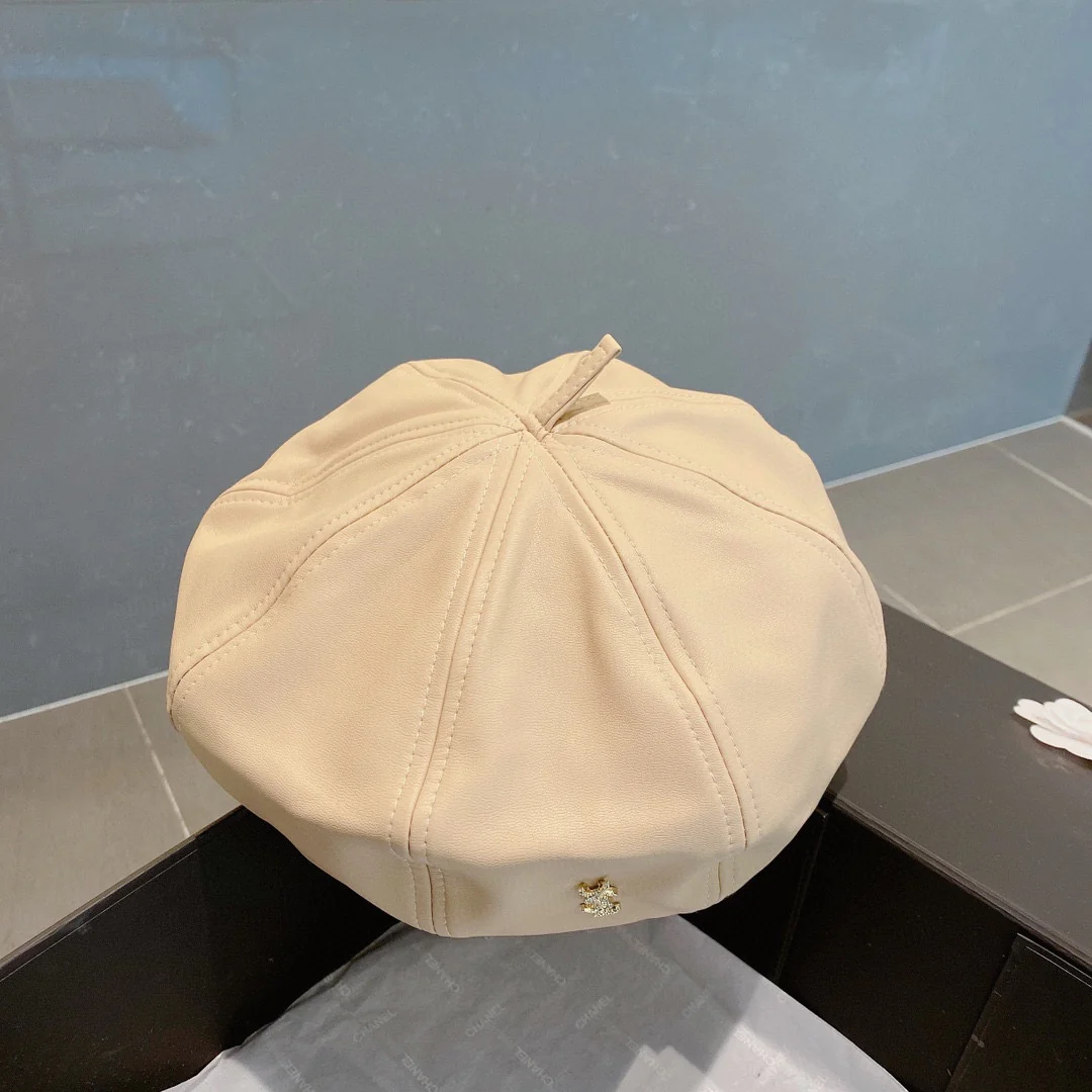 Берет из выстиранной кожи Saint Y.L.