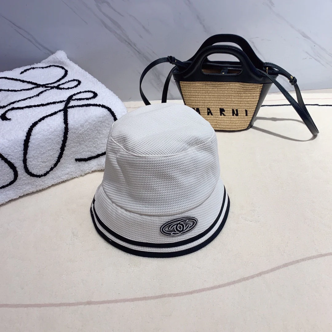 Новая коллекция Chanel ?Рыбацкая шляпа? сезона начало осени 2023 года - 1