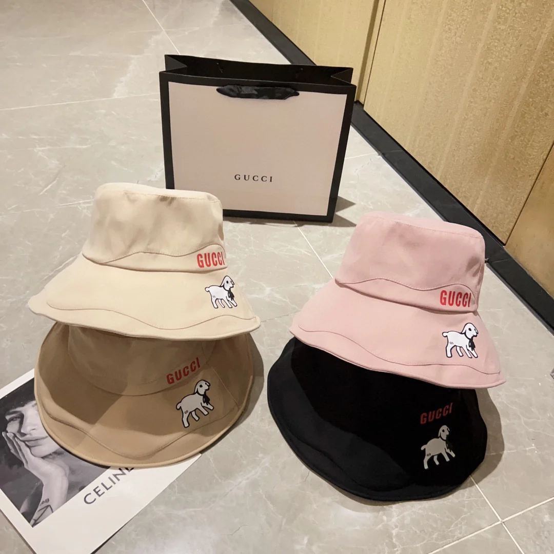 Новинка сезона весна/лето 2023 от Gucci - Панама неправильной формы