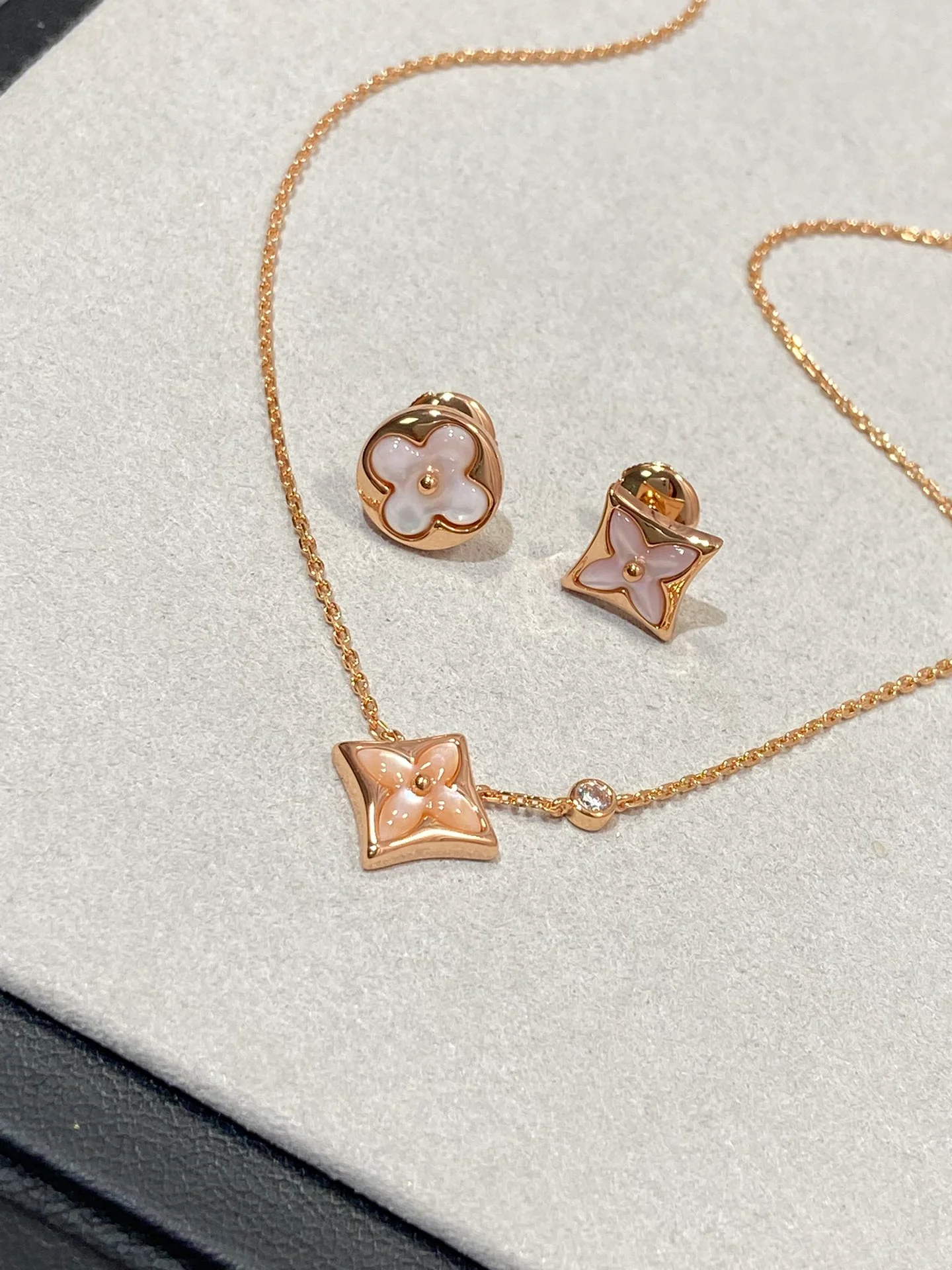 LV-Ожерелье 085