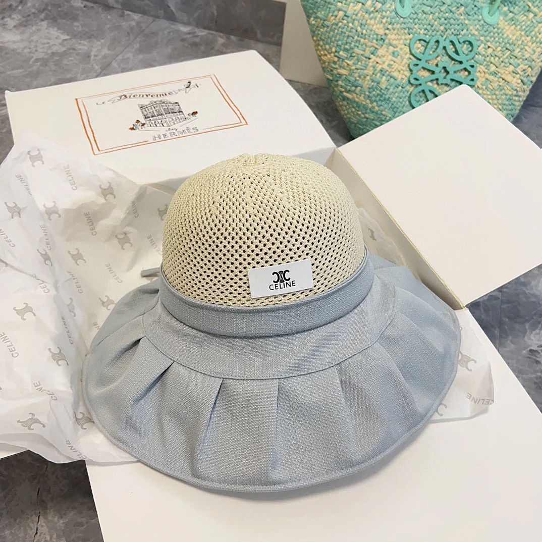 Панама Celine с широкими полями, выполненная в стиле пэчворк, коллекция весна/лето 2024, серая.