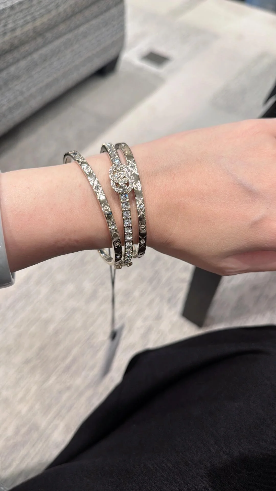 Браслет Chanel ?Три в одном? за 25 пенсов — множество вариантов ношения.