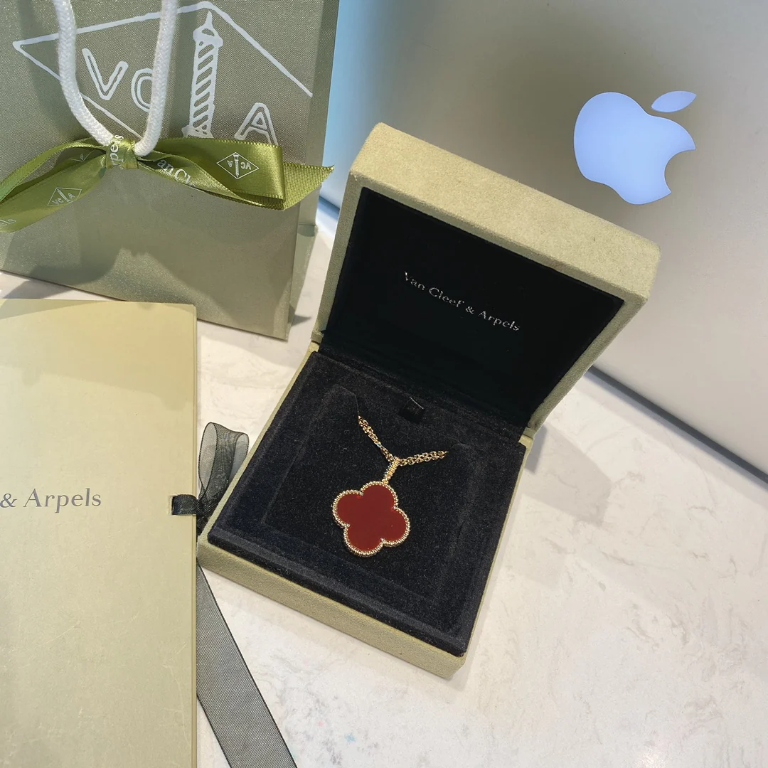 Van Vuitton - Колье 060