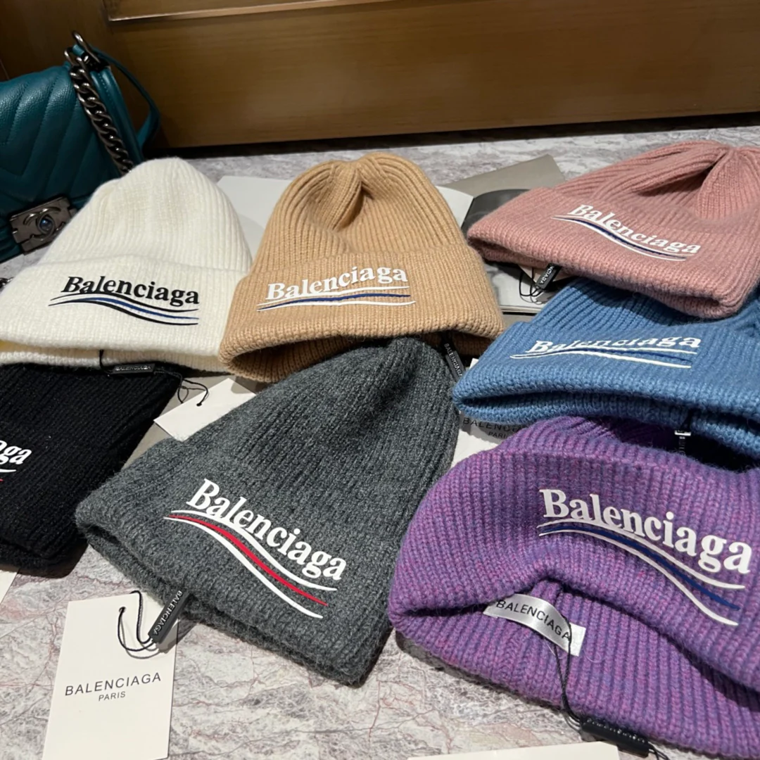 Вязаная шапка Balenciaga с буквой - 2 шт.