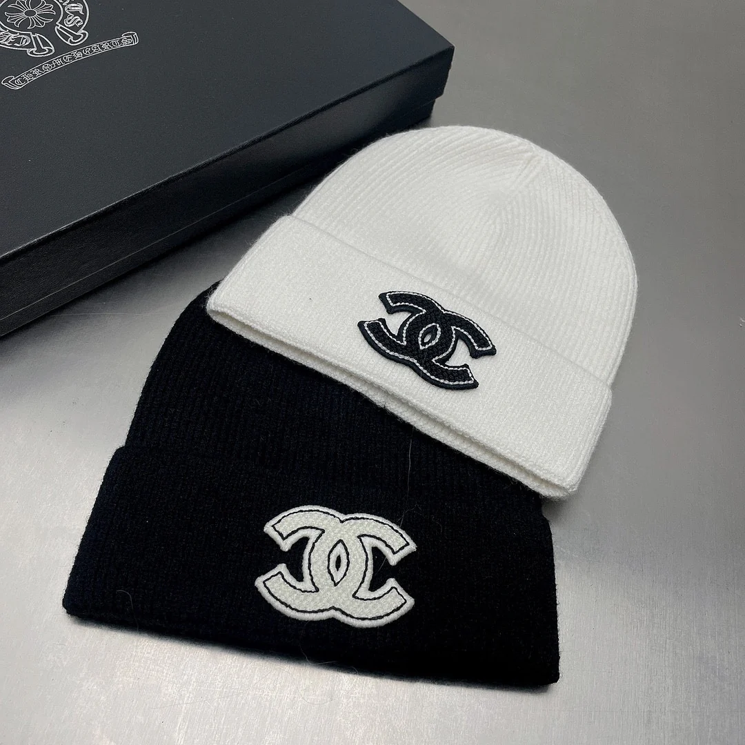 Chanel - Вязаная шапка
