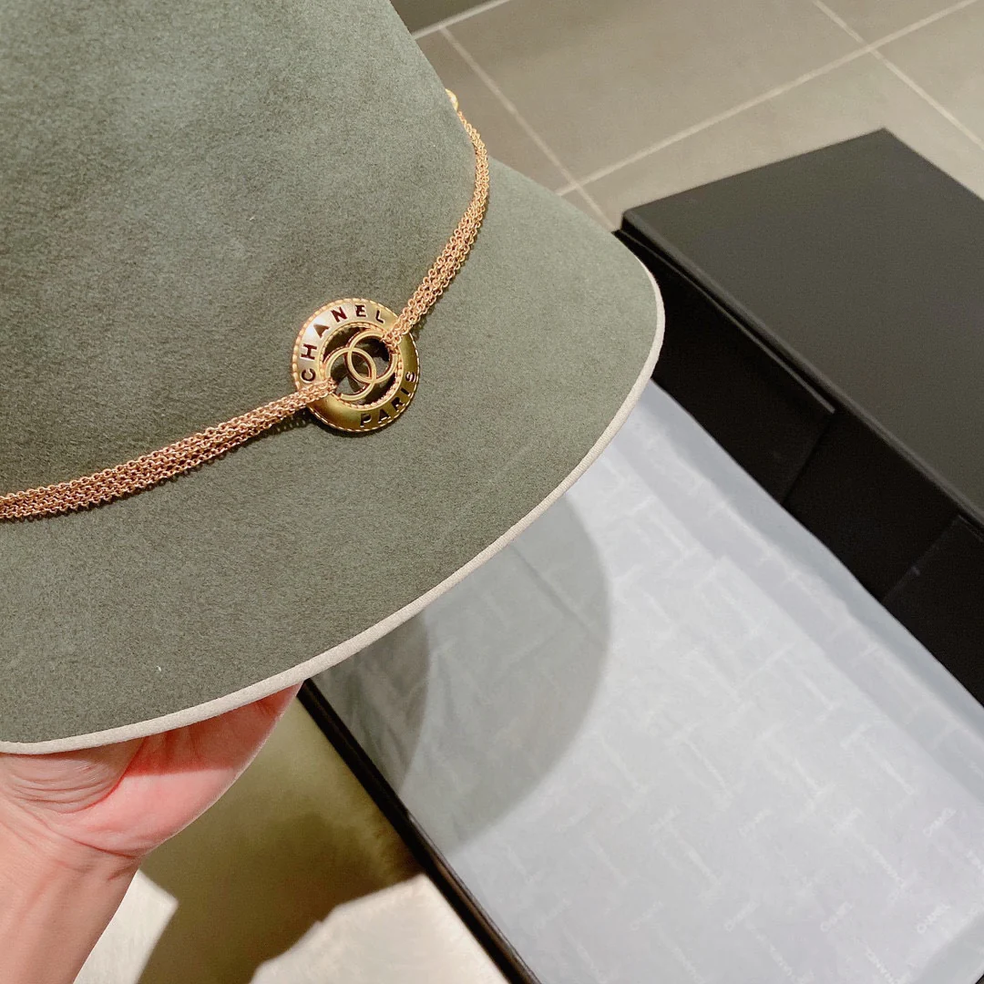 Шерстяная шляпа-цепочка Chanel - серая