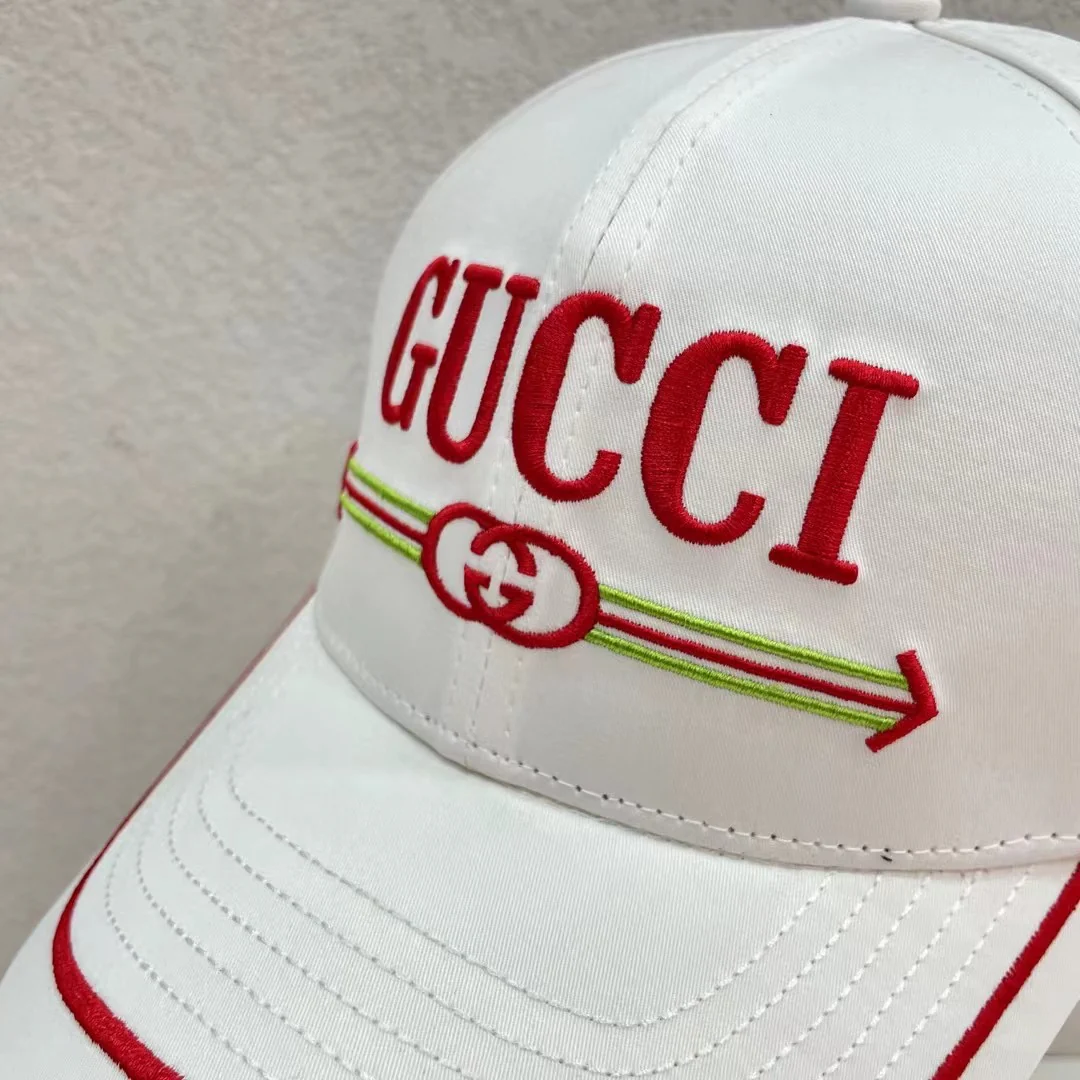 Gucci - Новая вышитая бейсболка с эффектом потертости