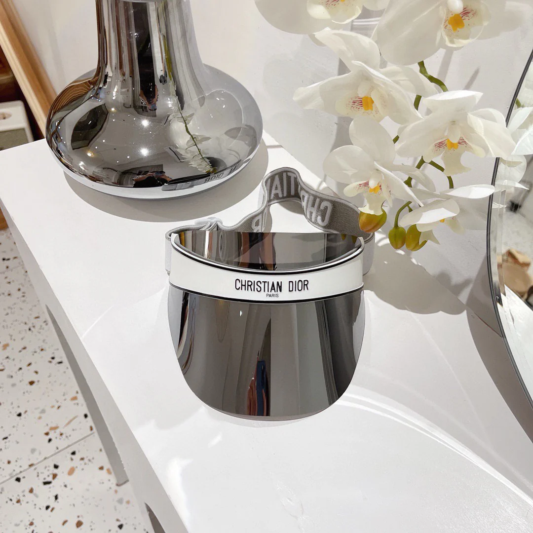 Dior - Игривая спортивная шляпа от солнца