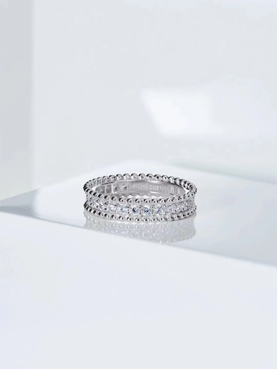 Ван Век - Кольцо 057