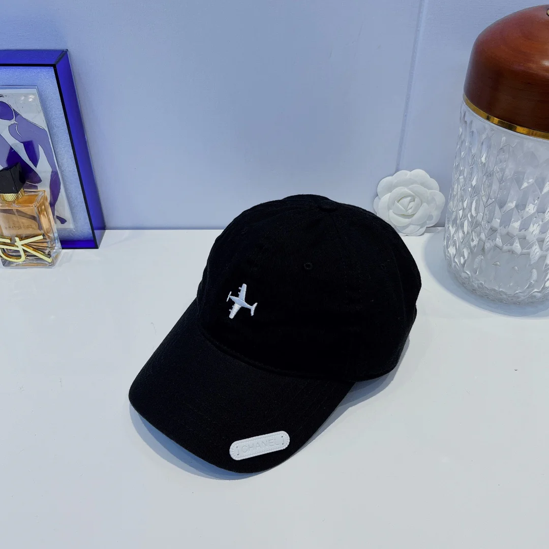 Бейсболка Chanel с вышитым логотипом самолета — 4 цвета