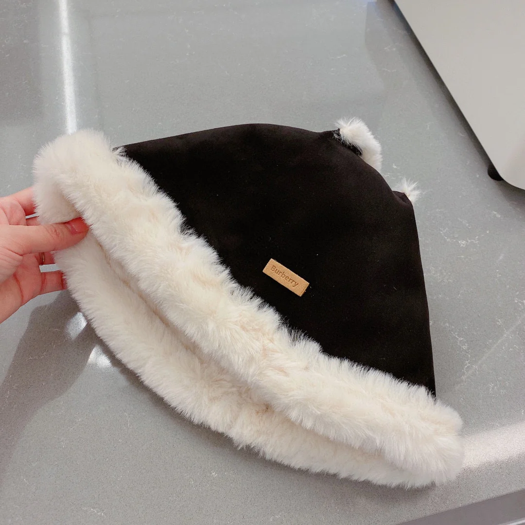 Burberry - Рыбацкая шапка из кроличьего меха
