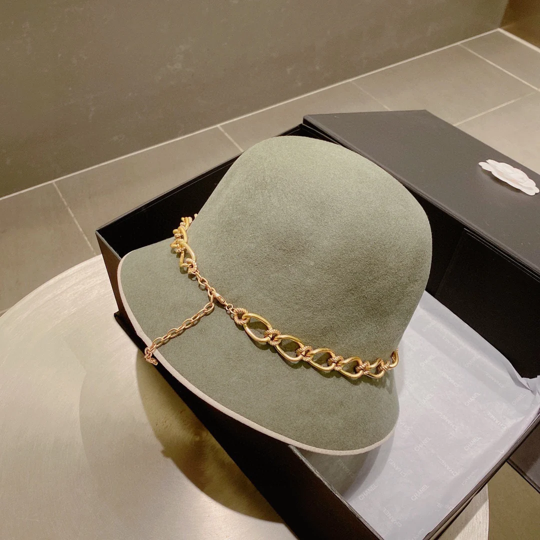 Шерстяная шляпа-цепочка Chanel - серая