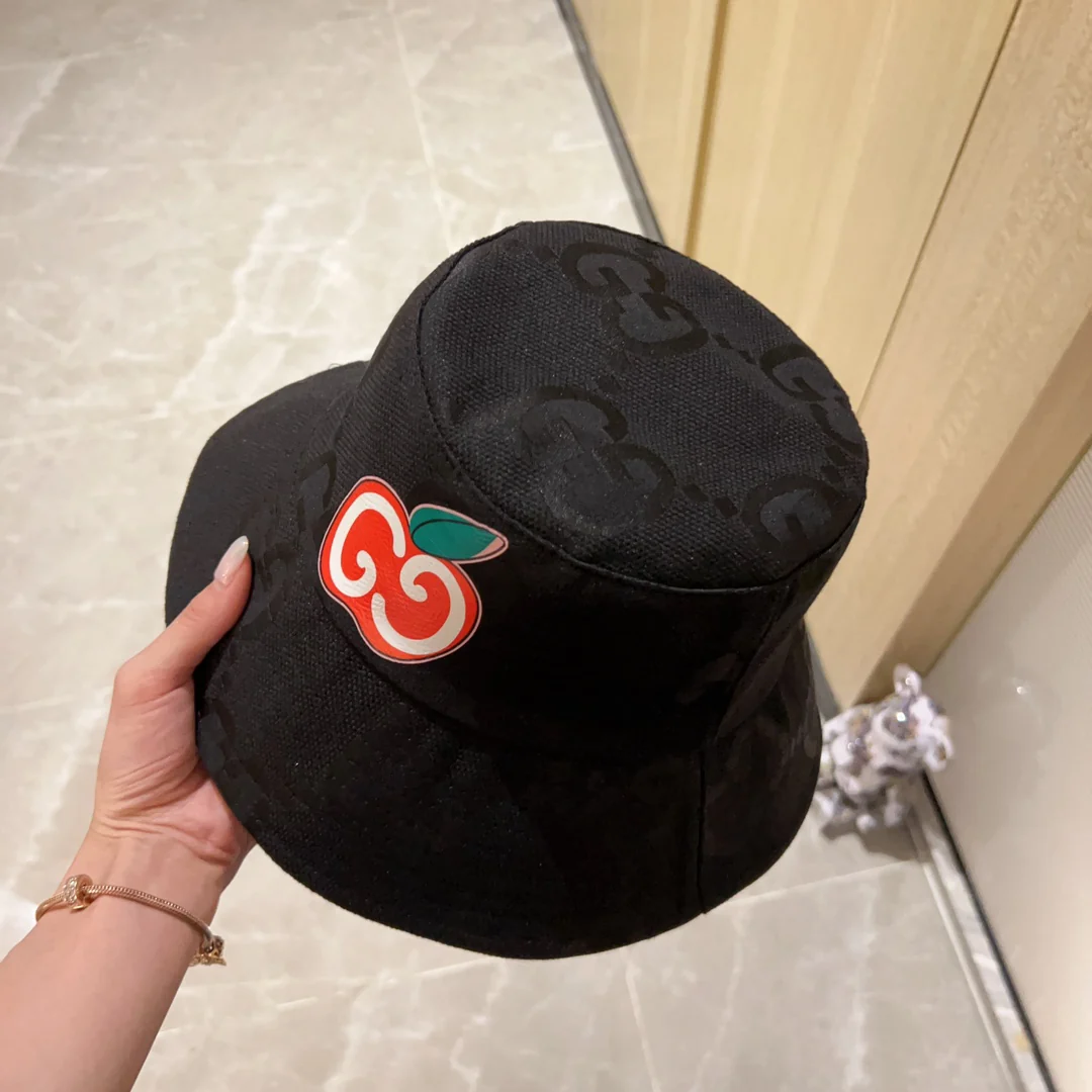 Новинка сезона весна/лето 2023 от Gucci - Панама Apple - Черная