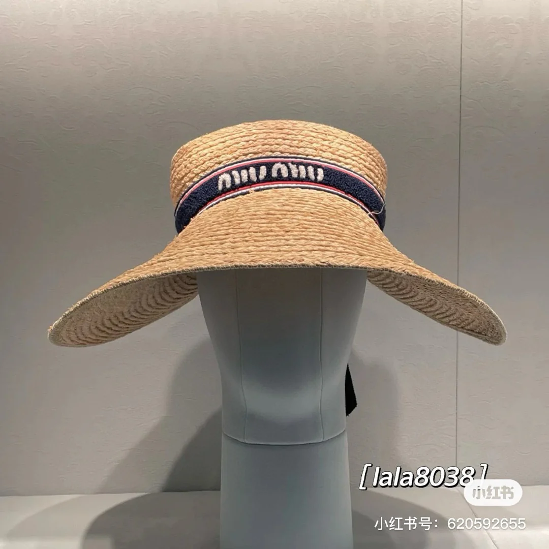 Miu Miu - Универсальная и элегантная шляпа из рафии