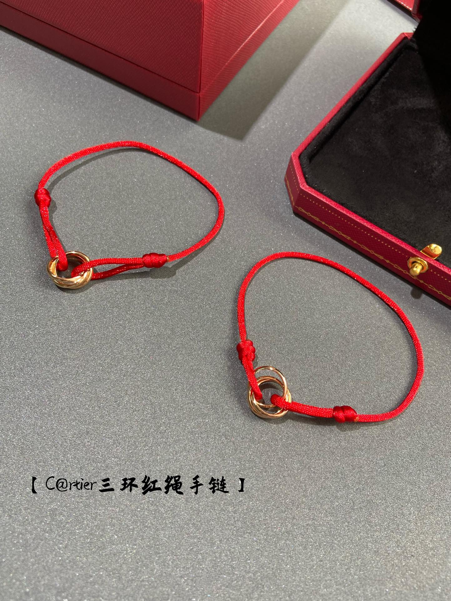 Браслет Cartier можно носить на расстоянии до 18 см от плеча.