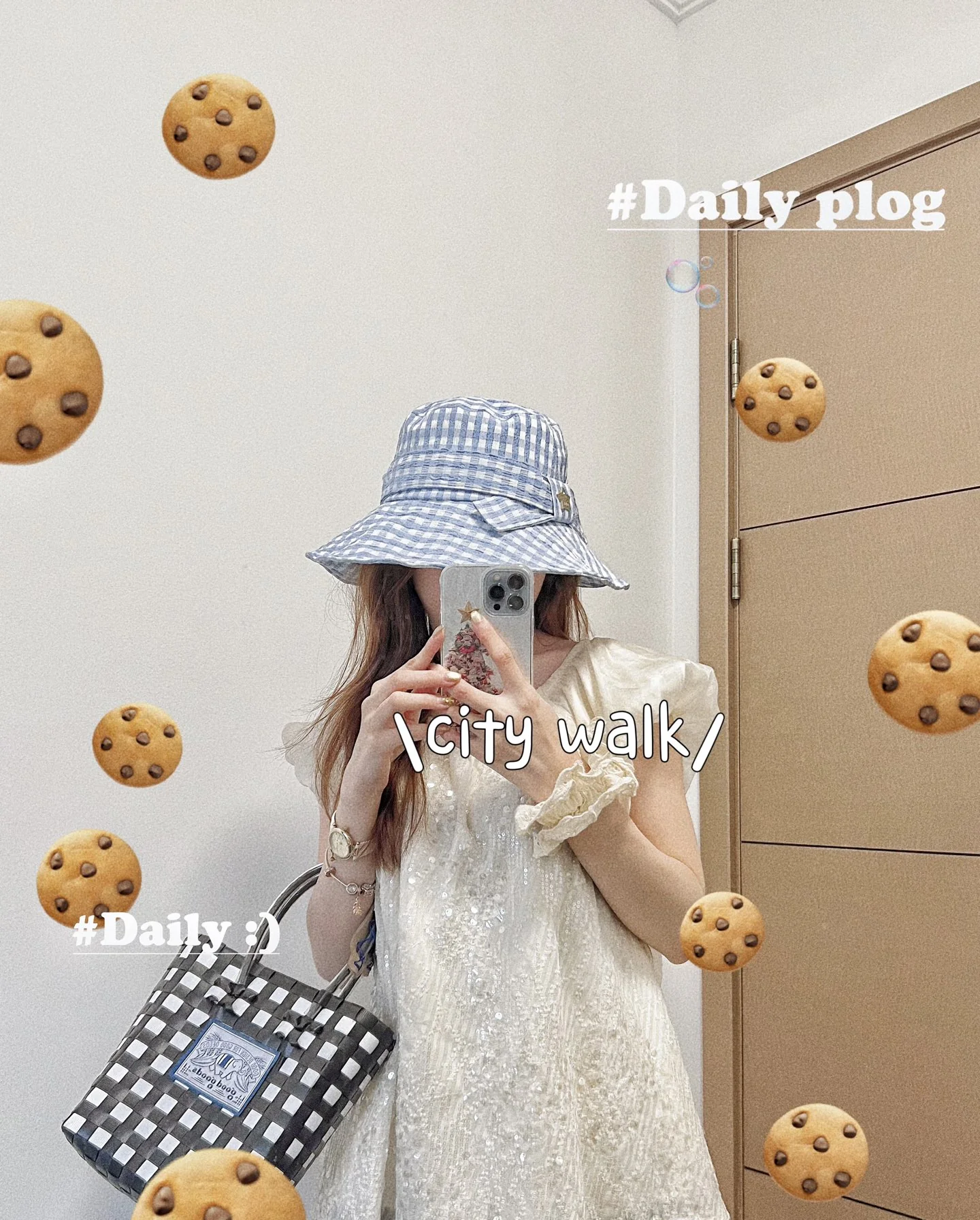 Панама в клетку в курортном стиле от Miu Miu - синяя