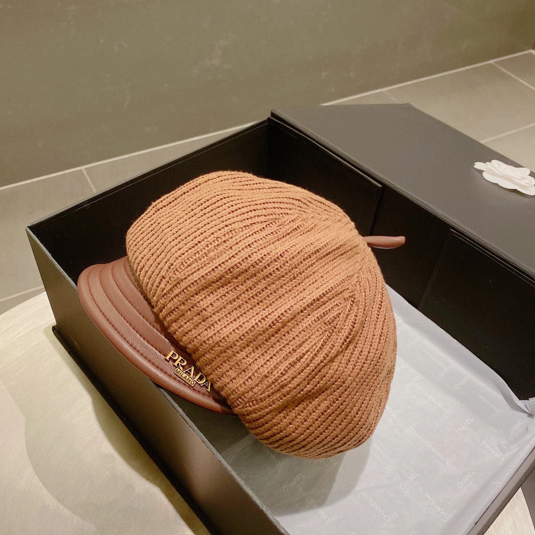 Prada - Вязаная бейсболка - Коричневая