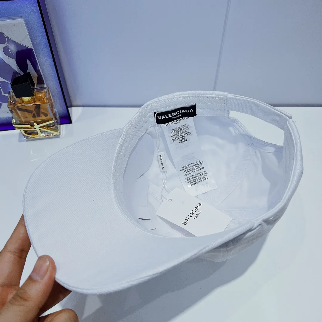 Balenciaga - Бейсболка (та же модель, что и на официальном сайте) - Серия 520