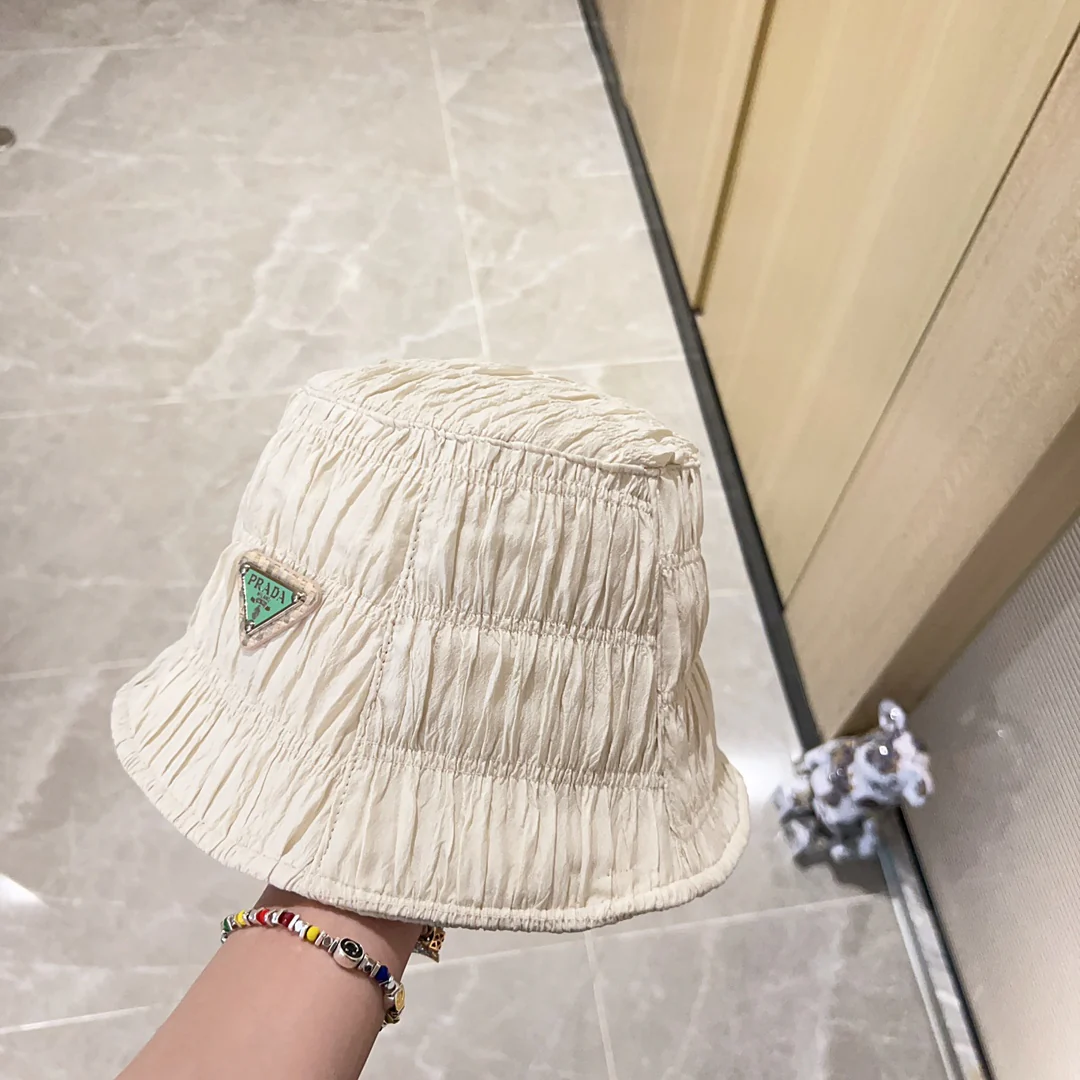 Новинка сезона осень 2023 от Prada - Панама из мятой ткани - Белая