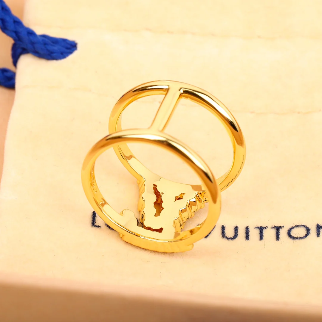 LV-кольцо 017