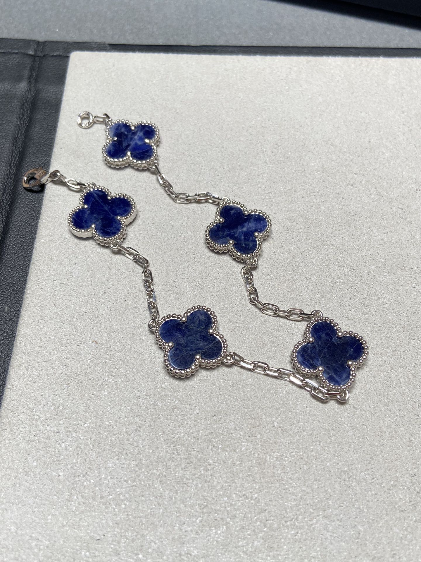 Van Vek - Браслет 024