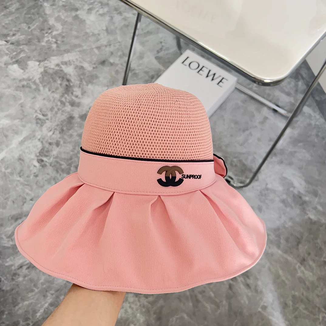 Новая черная виниловая плетеная рыбацкая шляпа Chanel 2024 года - розовая