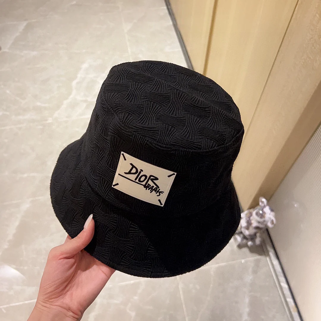 Новая рыбацкая шляпа Dior 2023 с простым переплетающимся узором - черная.