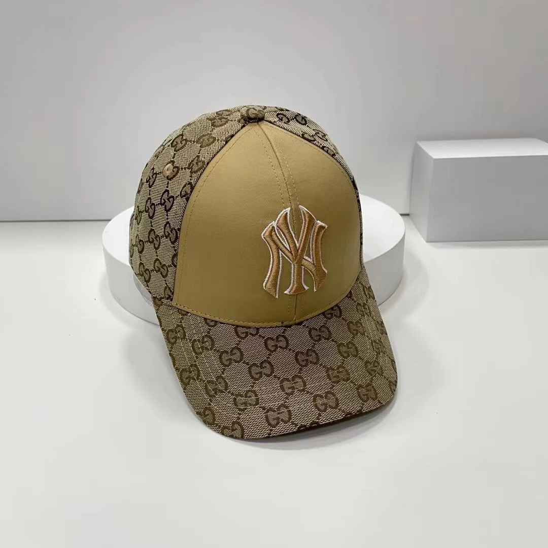 Бейсболка, созданная в сотрудничестве с Gucci.