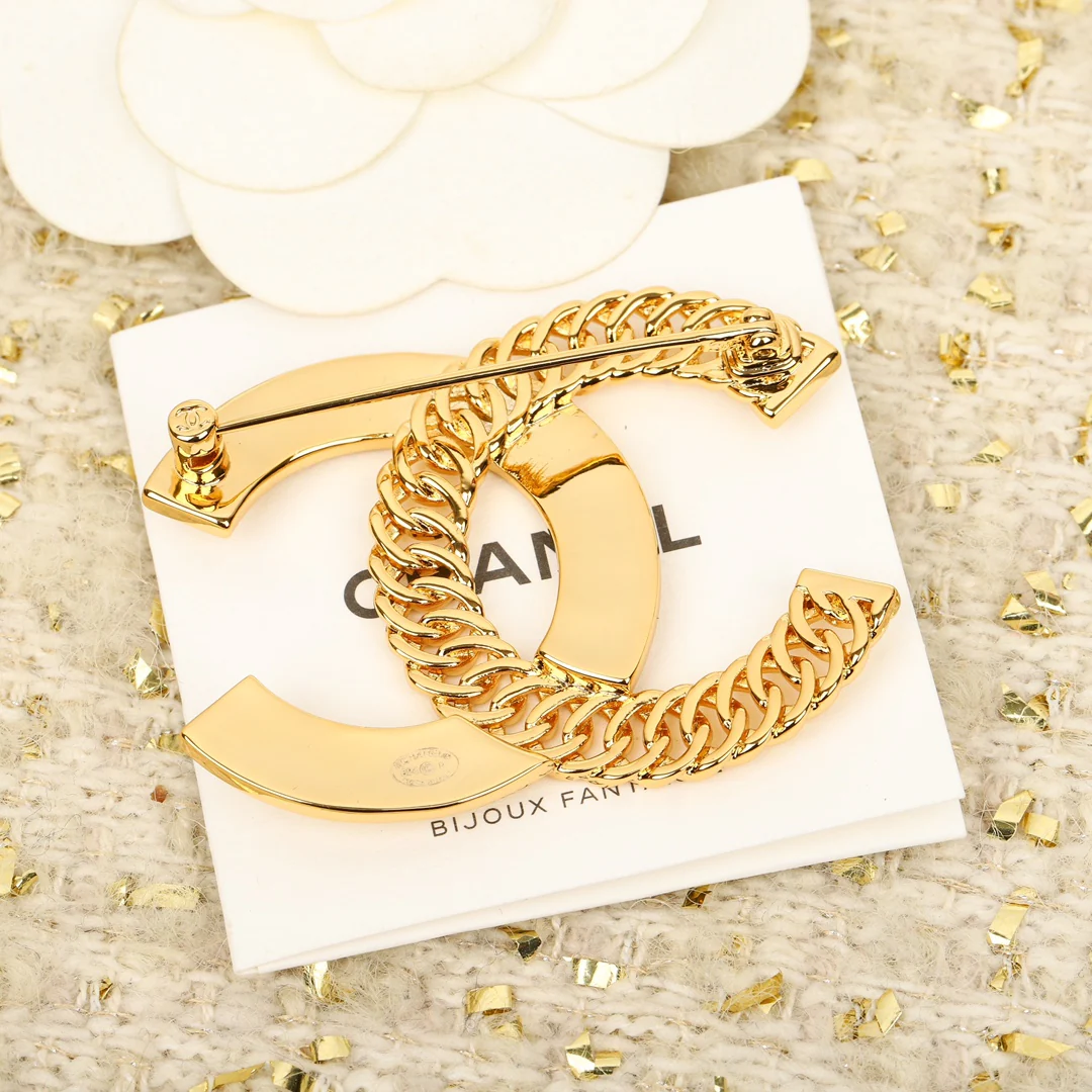 Брошь Chanel 150