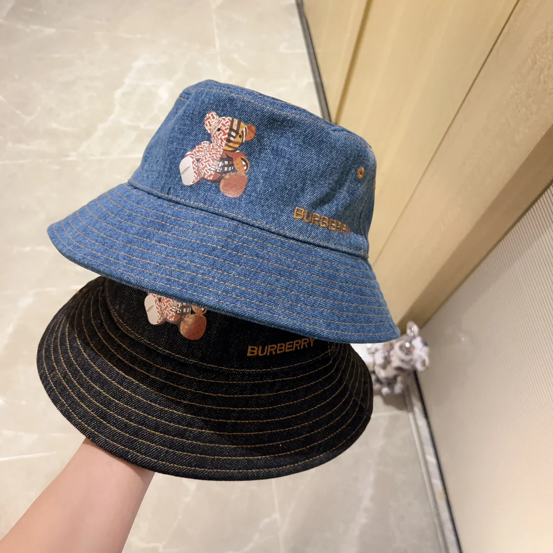 Новинка сезона весна/лето 2023 от Burberry - Джинсовая панама - Синяя