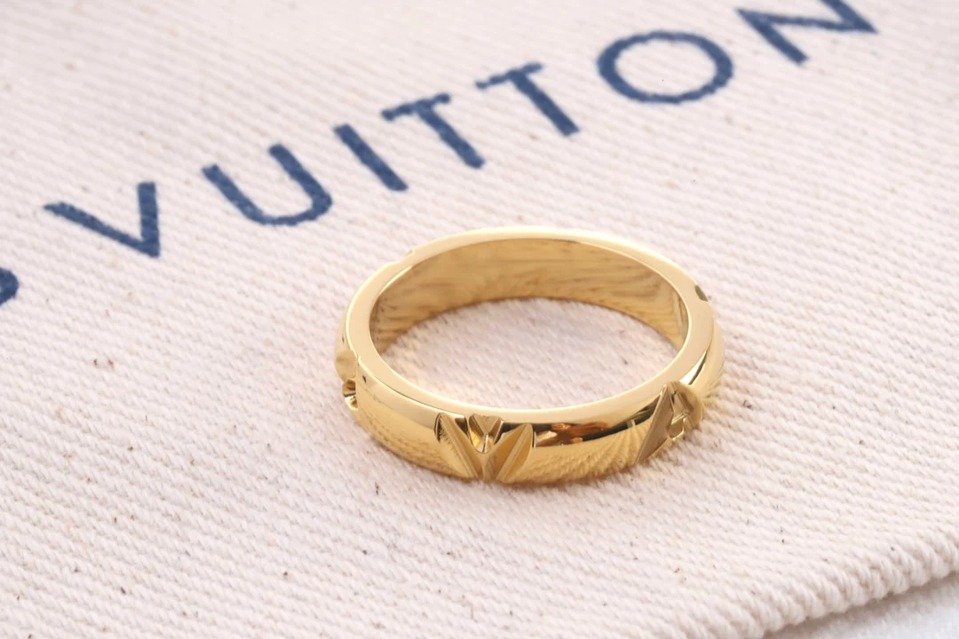 LV Ring 021-1