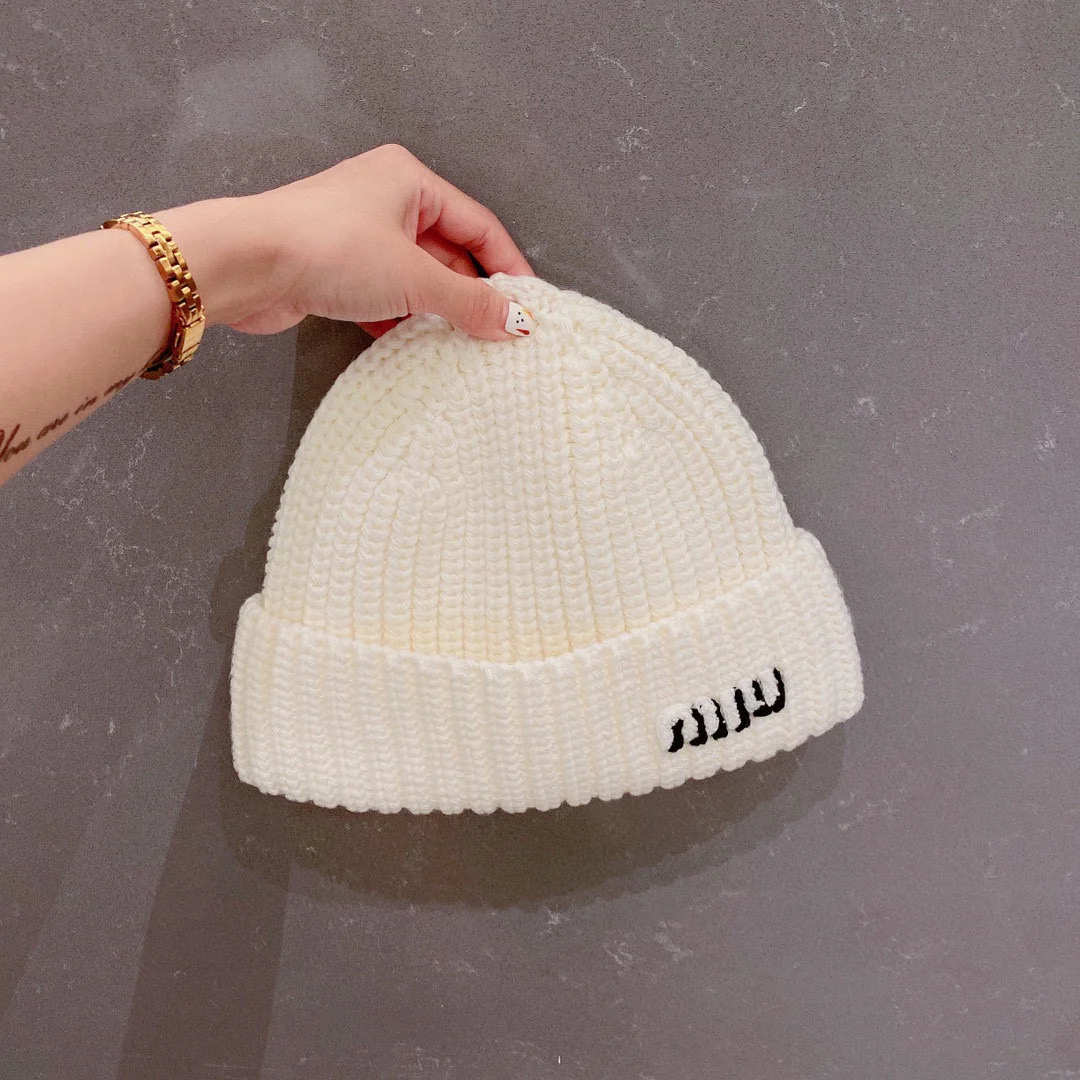 Miu Miu - Шапка-бини - Унисекс - Белая