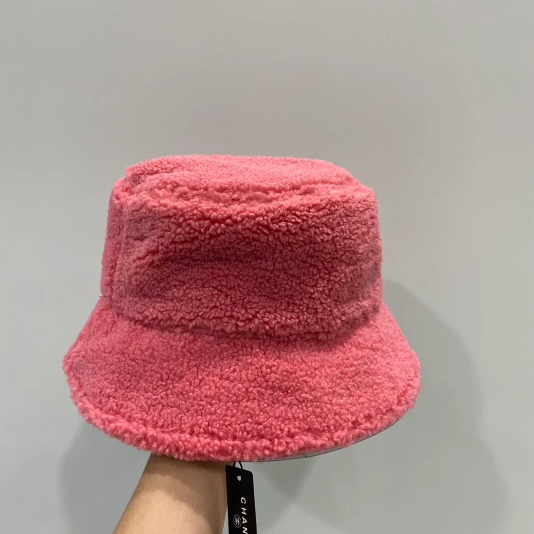 Chanel - Рыбацкая шляпа из овчины - Розовая