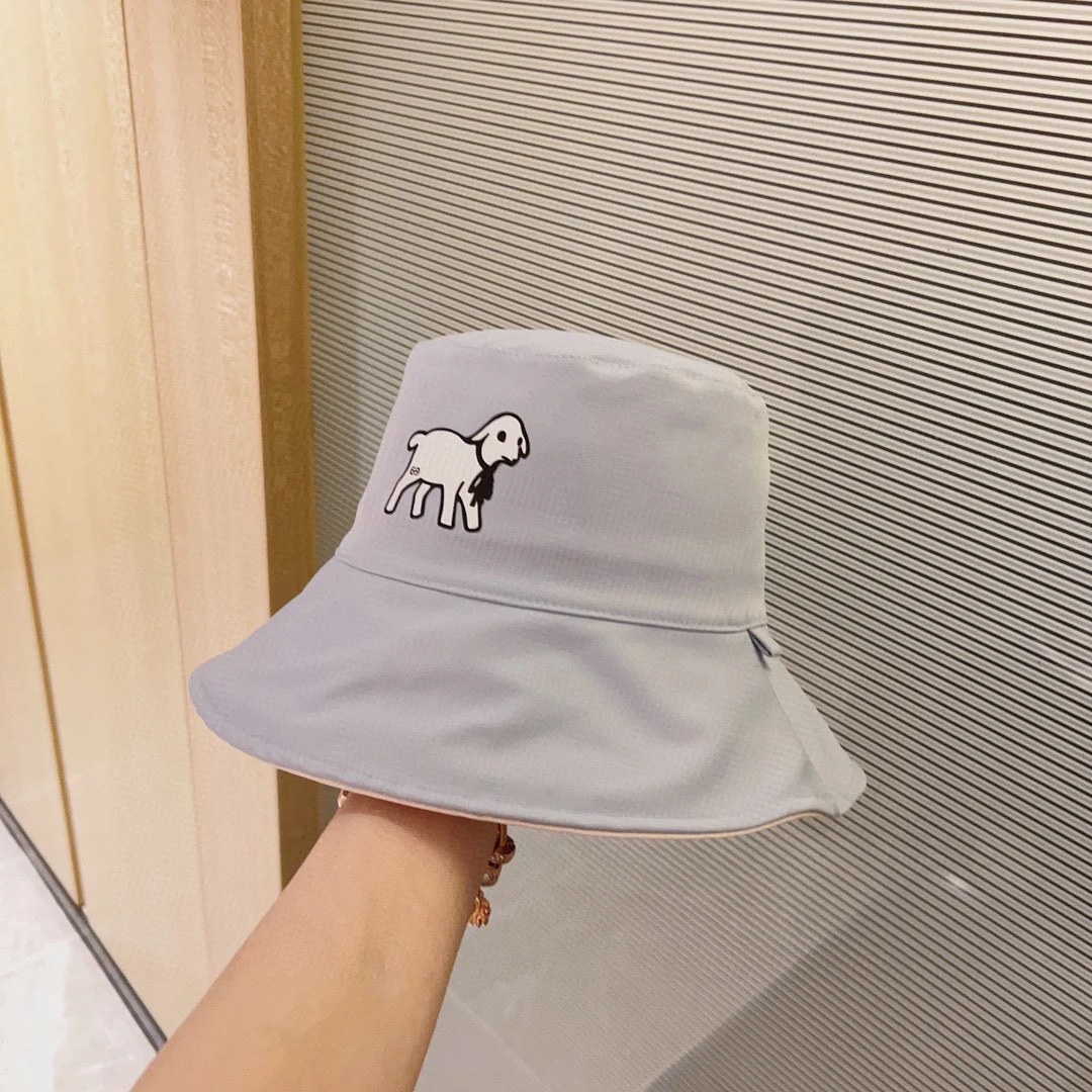 Новинка сезона весна/лето 2023 от Gucci - Двусторонняя панама с изображением оленя