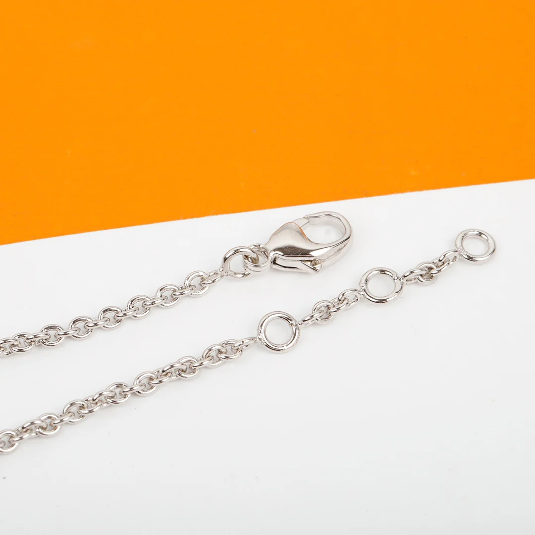 Браслет LV - 15